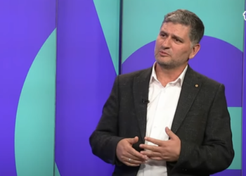 Profesor Limani për rezultatet e nxënësve në testin PISA: Sistemi arsimor është fajtor për një gjendje të tillë