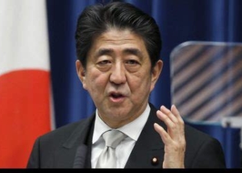 Japonezët i bëjnë homazhe ish-kryeministrit Abe, një ditë pas atentatit