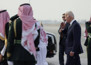Biden takohet me liderët arabë