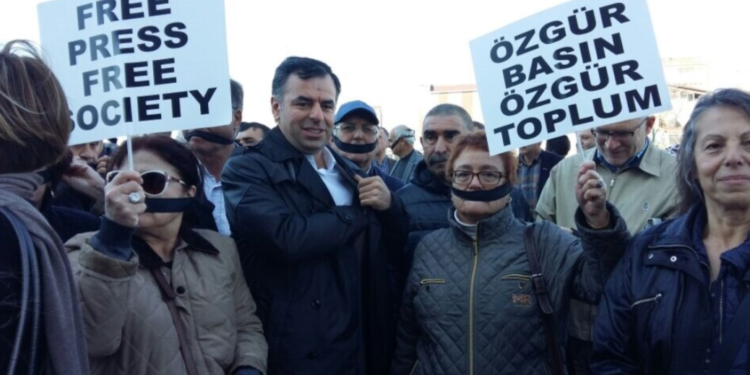 Turqia bllokon qasjen ndaj shërbimeve të Zërit të Amerikës dhe të Deutsche Welle-s