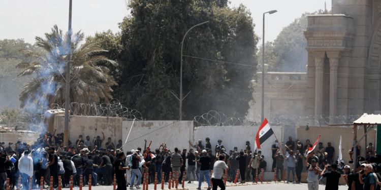 Protestuesit në Irak sërish sulmojnë Parlamentin