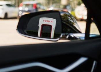 Tesla shkel rregullat evropiane me kamerat e vëzhgimit në vetura?