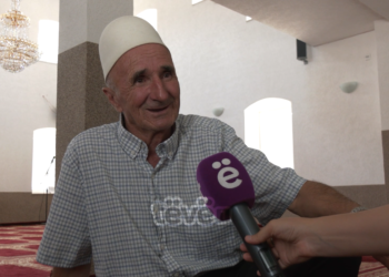 Historia e Halit Lamit, që nuk e hoqi plisin nga viti 1982, e madje as në Qabe