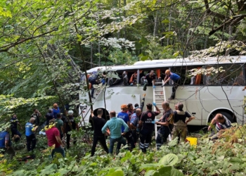 Turqi, 5 të vdekur e mbi 30 të lënduar pas aksidentit të një autobusi