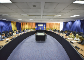 Zëvendësministri Pupovci pret që mësimi të fillojë më 1 shtator