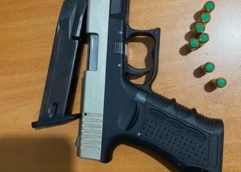 Konfiskohen dy armë zjarri në Vushtrri e Mitrovicë