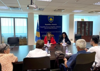 Haxhiu takon përfaqësues të Shoqatës për Krime Lufte në Gjakovë