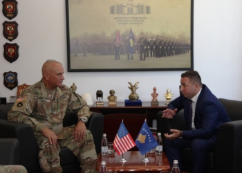 Mehaj takohet me komandantin e IOWA-s, zotohen për thellim të bashkëpunimit