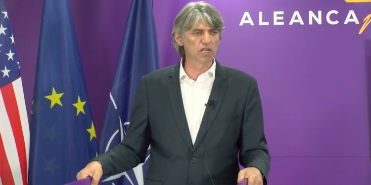 Ziadin Sela jep dorëheqje nga posti i kryetarit të Aleancës për Shqiptarët