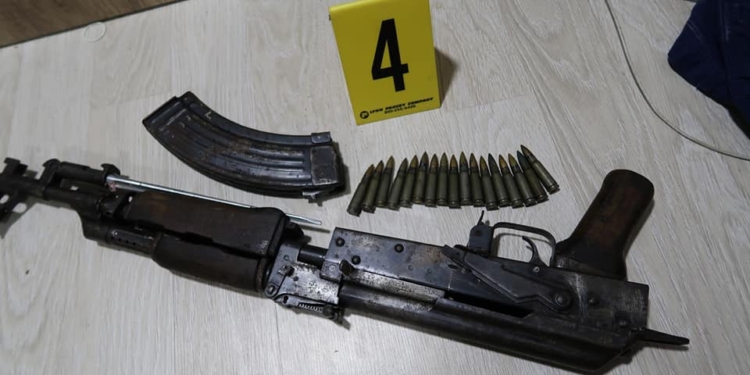 Pesë të arrestuar në dy operacione në Pejë dhe Gjakovë