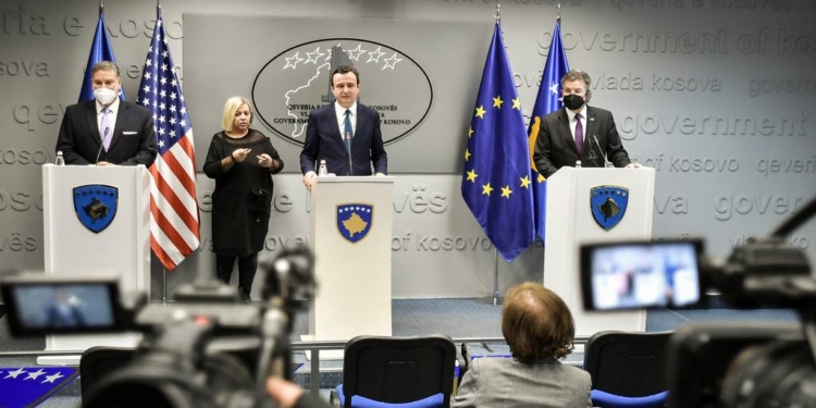 Kurti pret sot në takim Escobarin dhe Lajçakun