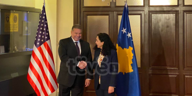 Nis takimi mes presidentes Osmani dhe Escobarit