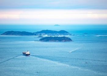 Kina nis stërvitjet ushtarake rreth Tajvanit, lëshon disa raketa balistike