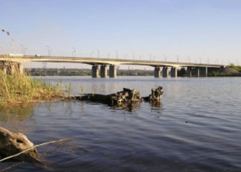 Shfrytëzoheshin nga rusët, Ukraina shemb dy ura në jug të vendit