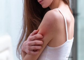 ​Si ta trajtojmë lëkurën e yndyrshme të fytyrës dhe trupit