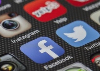 Kaos në Facebook: Përdoruesit raportojnë faqe me postime nga njerëz të dyshimtë