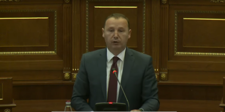 Zemaj: Figura politike që sot janë në krye të shtetit ia humbën Kosovës liberalizimin e vizave në vitin 2015