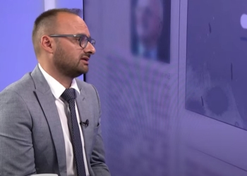 Avokati Jashari thotë se në videon ku një polic fyeu qytetarin ka elemente të veprës penale