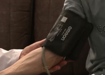 Komuna e Mitrovicës ofron shërbime mjekësore në shtëpi për pacientët e palëvizshëm