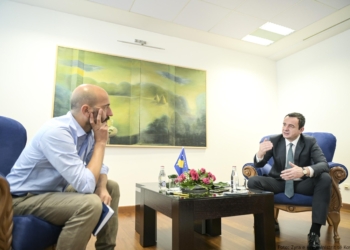 Qeveria publikon intervistën e plotë të Kurtit për gazetën italiane “La Repubblica”