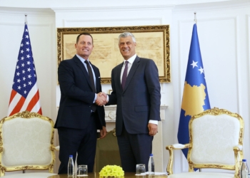 Grenell telefonon Thaçin: Po të ishte president, populli i Kosovës do të ishte në paqe