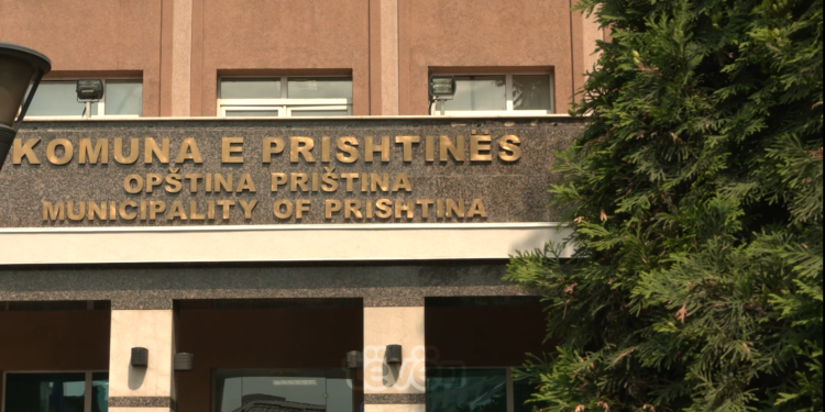 Komuna e Prishtinës synon të ndihmojë financiarisht gratë që janë pre e dhunës në familje