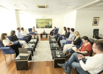 ​Kurti takoi studentët e mbështetur financiarisht nga MASHTI për studime jashtë vendi