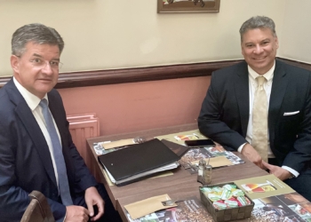 Lajçak takohet me Escobarin, e falënderon për mbështetjen në dialog