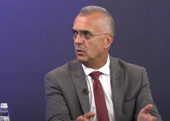 Dugolli thotë se Vuçiq dhe Petkoviq janë përgjegjës për gjendjen në veri