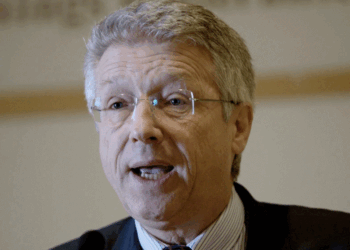 Petritsch: BE-ja duhet të bëjë më shumë për dialogun Kosovë-Serbi