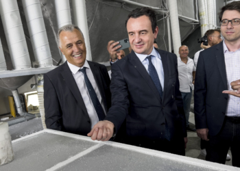 Kurti e Murati vizituan bizneset në Viti