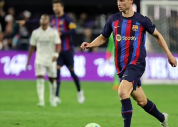 Chelsea barazon ofertën e Man. United për holandezin, “fituesi” me “fotofinish”