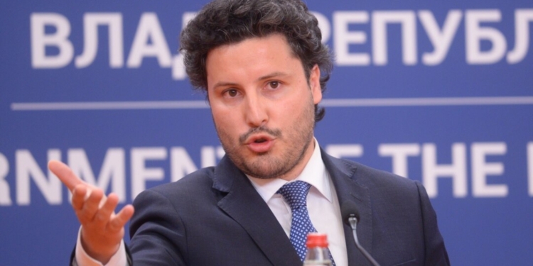 Abazoviç viziton të plagosurit e tragjedisë në Malin e Zi