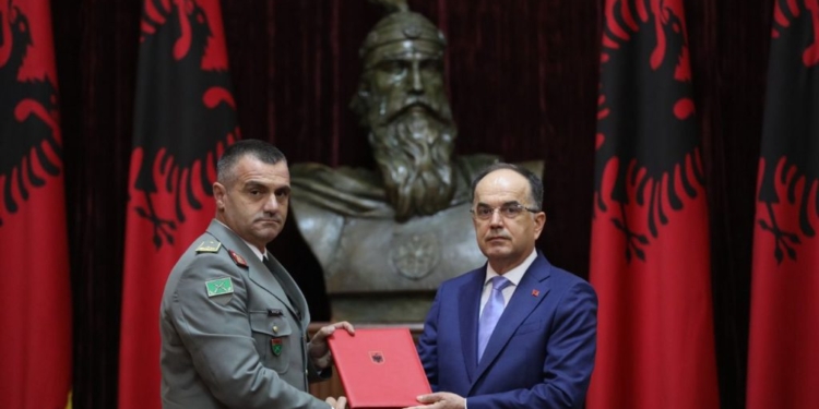 Betohet komandanti i ri Forcave të Armatosura të Shqipërisë