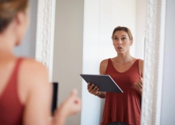 Të flasësh me veten është shenjë inteligjence