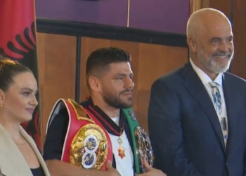 Edi Rama nderon Florian Markun me medaljen “Ylli i Madh i Mirënjohjes”