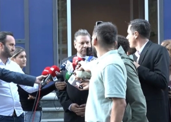 Escobar pas takimit me opozitarët: Na siguruan, nuk duan përshkallëzim të situatës më 1 shtator