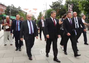 Shqiptarët e Luginës së Preshevës duan takim me emisarët