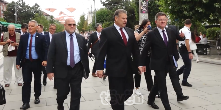 Lajçak: 1 shtatori do të jetë ditë normale për të dyja vendet