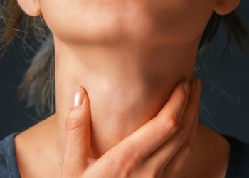 Dhimbja e fytit gjatë sezonit të verës, flasin ekspertët