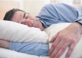 Roli i jastëkut tek dhimbjet e qafës – Kujdesi që duhet të tregoni