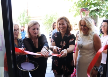 Komuna e Drenasit hap restorant për Qendrën e të Drejtave të Grave