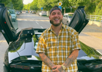 “Shko vizitoje Prekazin sa je në Kosovë”, Mozzik kërkesë Dua Lipës