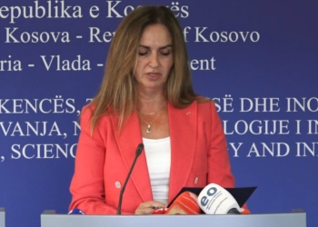 Nagavci: UA për shaminë nuk mund të ndryshohet, e drejta e shkollimit e garantuar