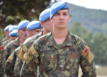Edhe 30 ushtarë shqiptarë i bashkohen KFOR-it në Pejë