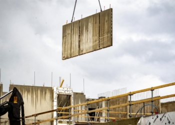 Vdes kosovari në Finlandë, bie nga kati i 8-të derisa ishte duke punuar