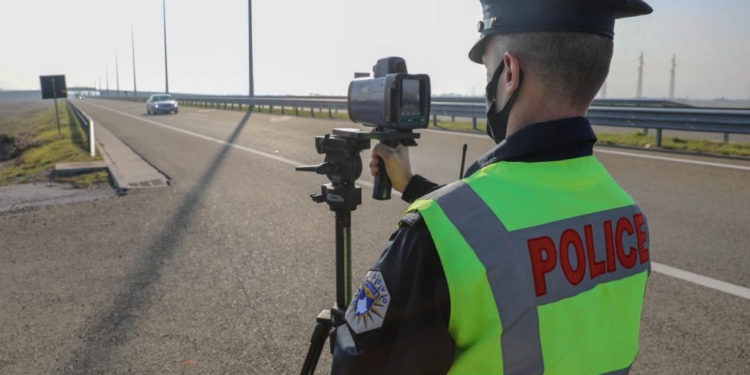 Gjobitet me 300 Euro pasi në zonën e kufizimit 40, nget veturën 110 kilometra në orë