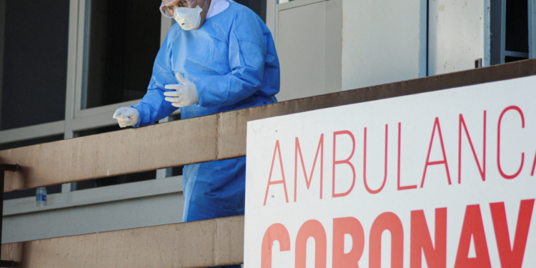 40 pacientë me Covid-19 po trajtohen në QKUK dhe spitale