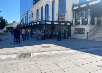 Komuna e Prishtinës largon tarracën e vendosur pa leje