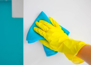 Si t’i bëni muret e bardha të shtëpisë të duken si të sapo lyera